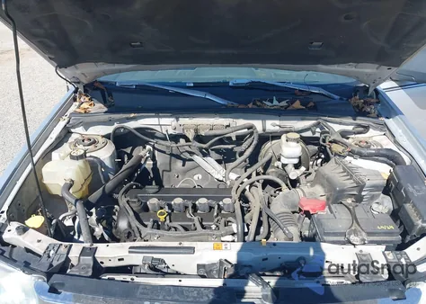 2010 Ford Escape Xlt z USA, uszkodzony, nr VIN 1FMCU0D7XAKB28479